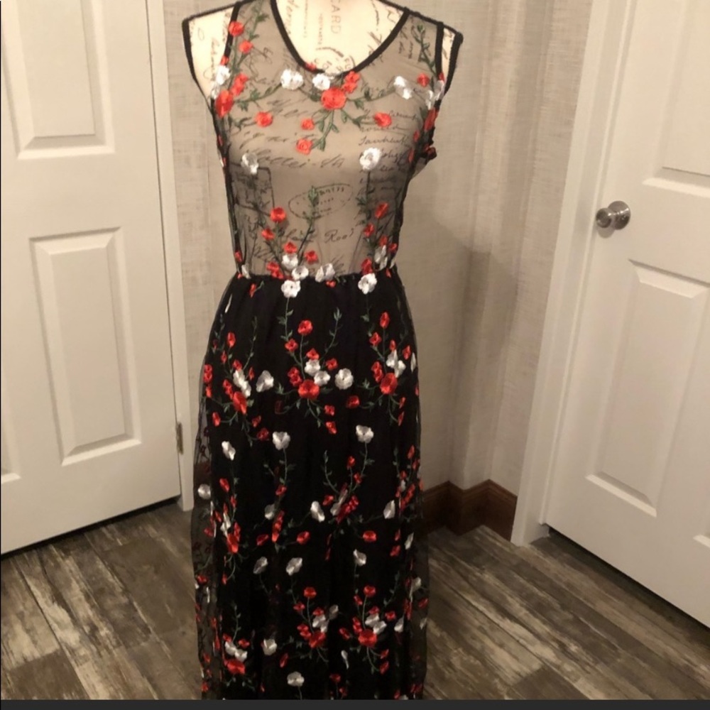 NWOT Deco Lux by Anthropologie Black Mesh Embroidered Floral Long Dress